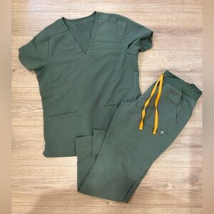 Figs Green Scrub Set with Orange Drawstrings